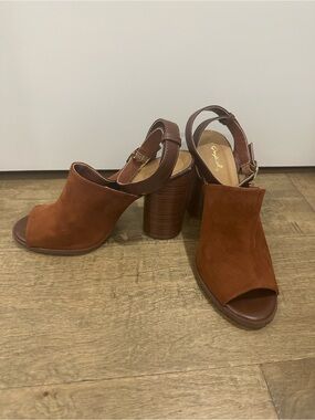 Qupid Rust Brown Suede Peep-Toe Block Heel Sandals